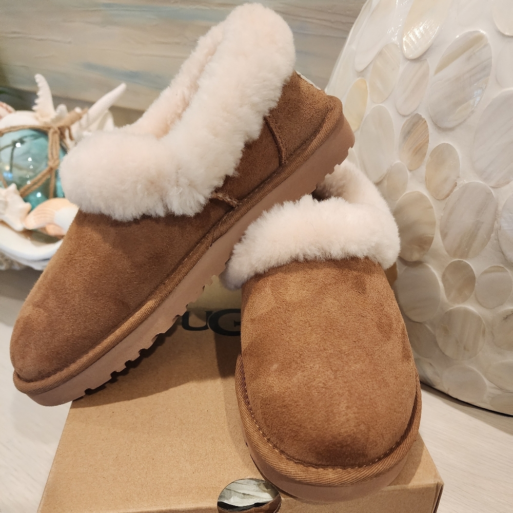 UGG NITA SLIPPER SIZE 8